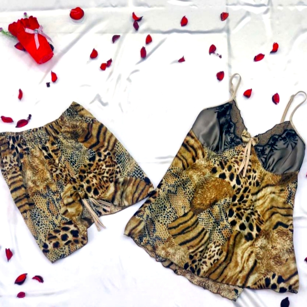 VINTAGE Animal print lingerie set